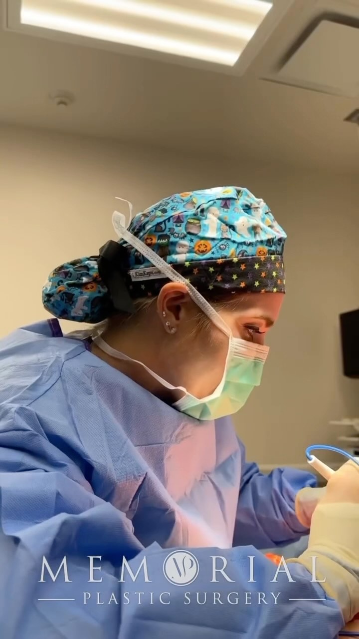 Check out this mommy of 1 and her stunning transformation
✨
Who’s next? 👀 ➡️
Procedure: Tummy Tuck, Lipo 360, Lipo to arms + Breast Lift 💖 (Pre-Sx Wt: 125lbs Ht: 4’11 BMI: 25.2)
#mommymakeover #newbody #femaleplasticsurgeon #houstonplasticsurgery 
@memorialplasticsurgery