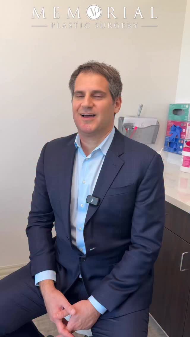 7 month follow-up with my beautiful patient from earlier this week and she’s looking amazing! 👌🏼🔥 Thin incision, natural belly button & smooth abdomen all healed great 🤩
 
Procedure: Ext. Tummy Tuck + Lipo360
(Pre-Sx Wt: 163lbs Ht: 5’0 BMI: 31.8)

#mommymakeover #plasticsurgeon #surgicalrecovery #postopresult #houstontx @memorialplasticsurgery