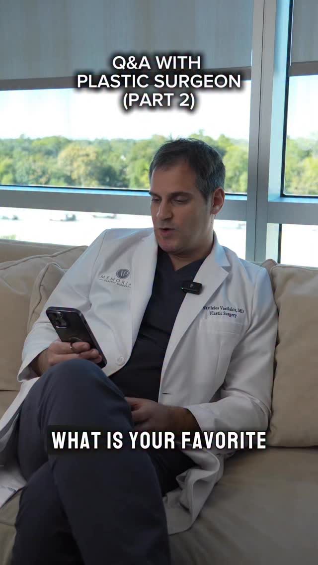 Q&A Part 2! 👍🏼😊

Starting to get used to being in front of the camera 🤣 What do you guys want to see next?! 

#plasticsurgeon #q&a #drvasilakis @memorialplasticsurgery