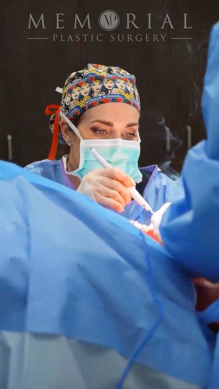 A mom of two at 34 who came in knowing exactly what she needed. 🤍

Tummy tuck and lipo to the flanks — targeting the excess skin, fat and mild diastasis that two pregnancies left behind. 

Fresh out of the OR and already looking incredible 🥰

(Pre-Sx: Wt: 116 lbs | Ht: 5’3 | BMI: 20.5)

📍 @memorialplasticsurgery | #houstonplasticsurgeon