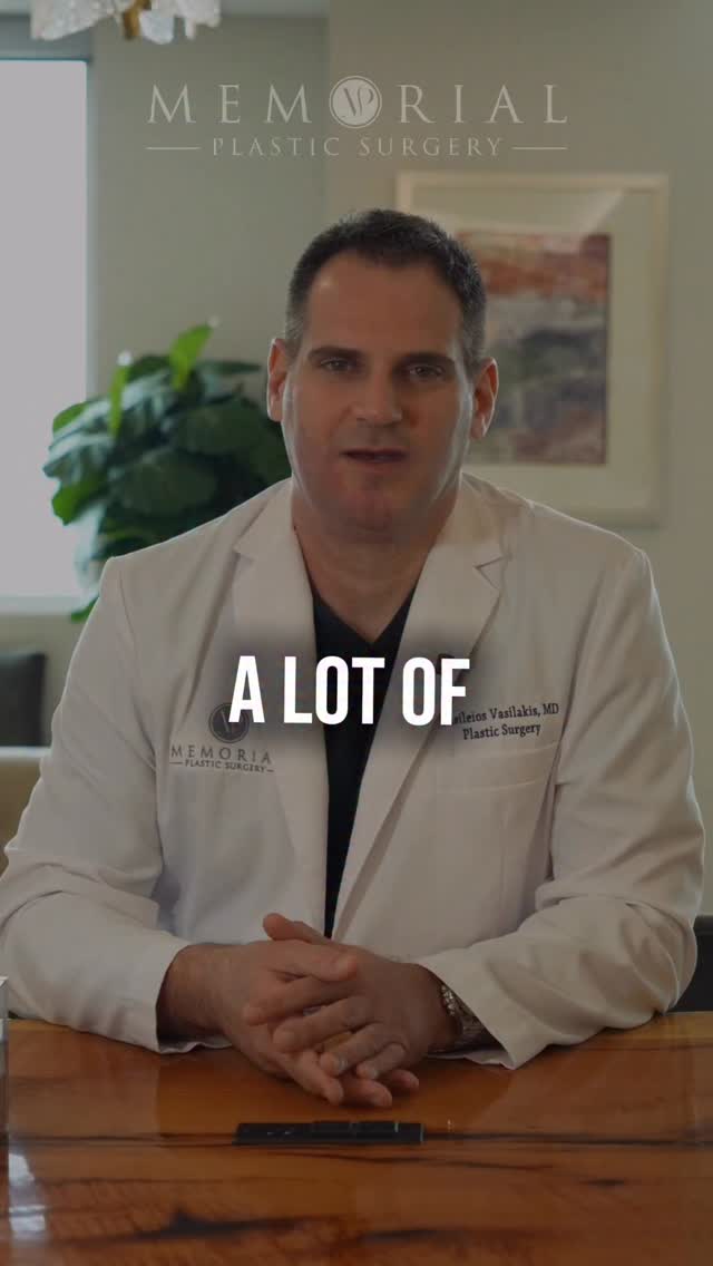 Tummy tuck or body lift? The difference isn’t just the name—it’s the area being treated ☝🏻

A tummy tuck focuses on the front of the abdomen.
A body lift addresses loose skin around the front, sides, and lower back—often after significant weight loss or pregnancy.

The right choice depends on your anatomy and your goals.
If you have any other questions, drop them in the comments—I’m here for you.

📍 @memorialplasticsurgery | #Houston